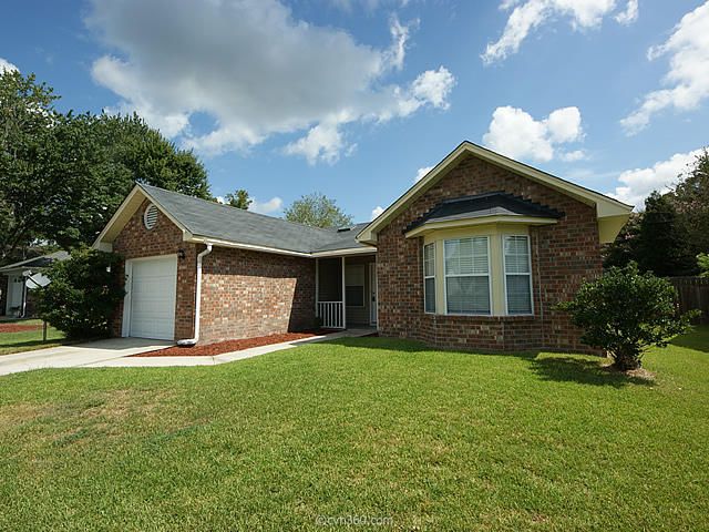 9529 One Notch Rd, Ladson, SC 29456
