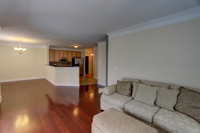 2244 Ashley Crossing Dr #222, Charleston, SC 29414