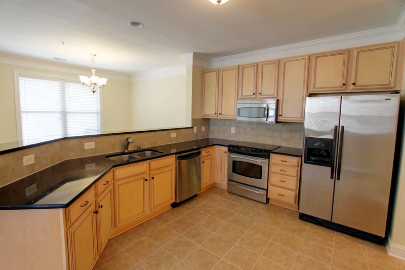 2244 Ashley Crossing Dr #222, Charleston, SC 29414