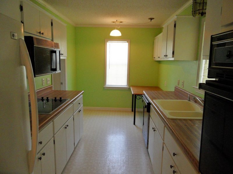 627 Levee Dr, Moncks Corner, SC 29461