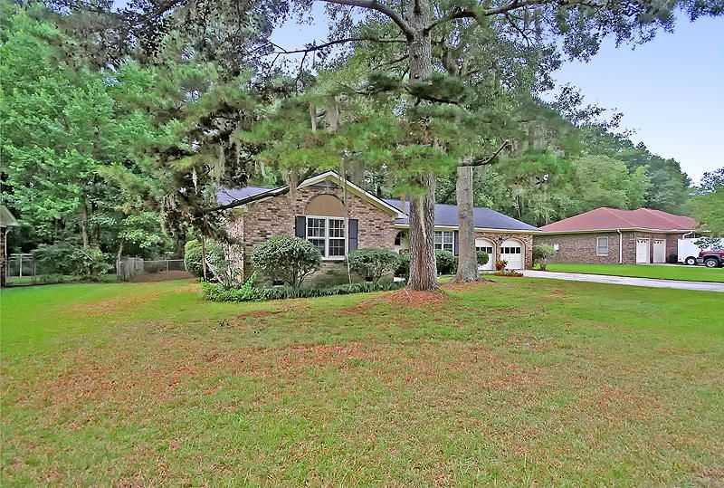 114 Honeysuckle Ln, Summerville, SC 29485