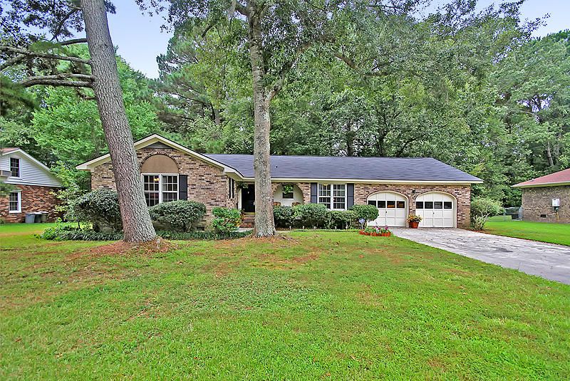 114 Honeysuckle Ln, Summerville, SC 29485