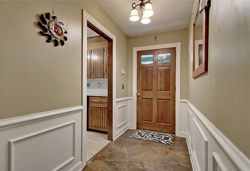 114 Honeysuckle Ln, Summerville, SC 29485