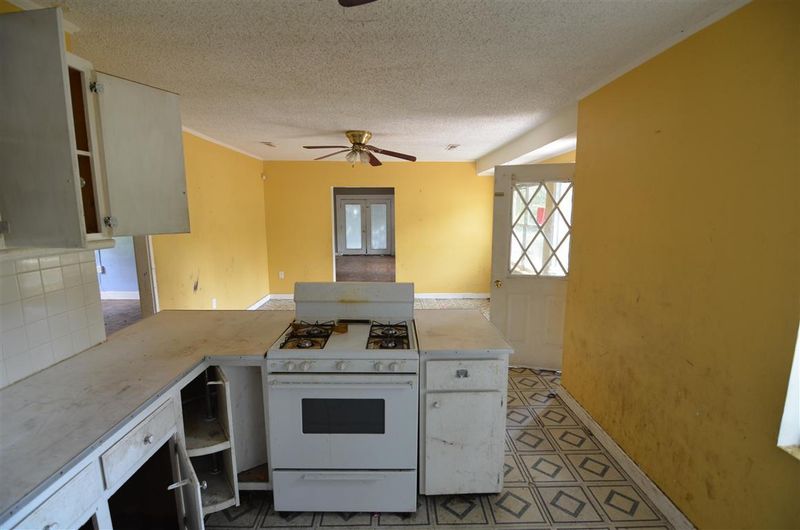 5868 Allison Ave, Hanahan, SC 29410