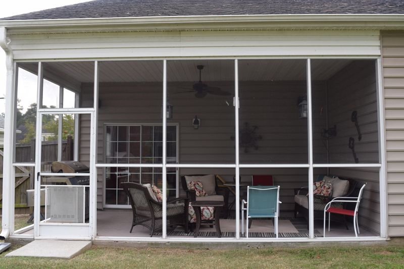 1440 Coopers Hawk Dr, Hanahan, SC 29410