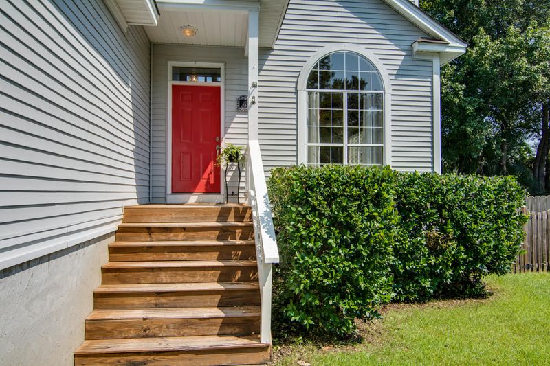 347 Kingston Ln, Mount Pleasant, SC 29464