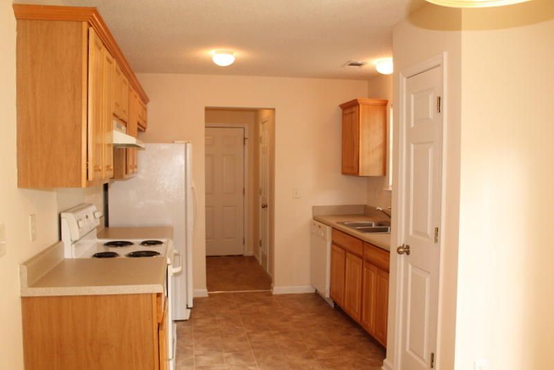 102 Trickle Dr, Summerville, SC 29483