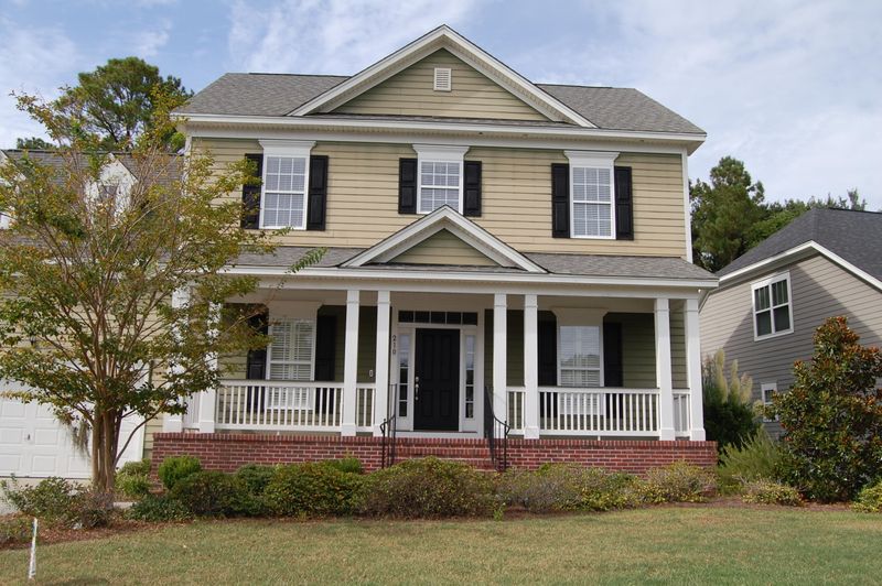 210 Carolinian Dr, Summerville, SC 29485