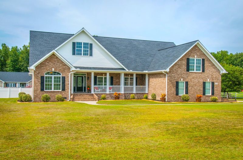 180 Columns Rd, Summerville, SC 29483