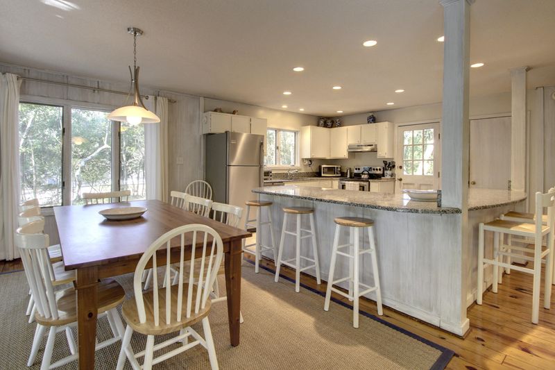 23 Beachwood West, Isle Of Palms, SC 29451