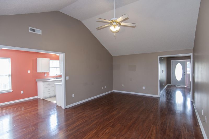 1705 Peregrine Ct, Hanahan, SC 29410