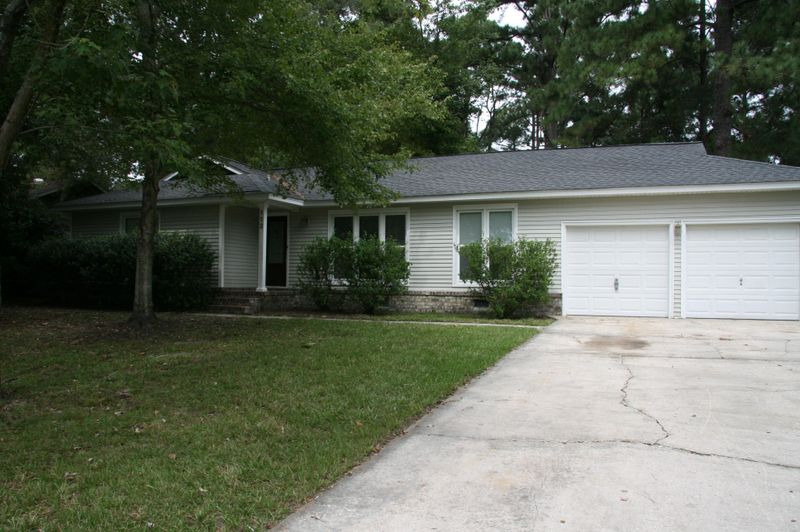112 Three Iron Dr, Summerville, SC 29483