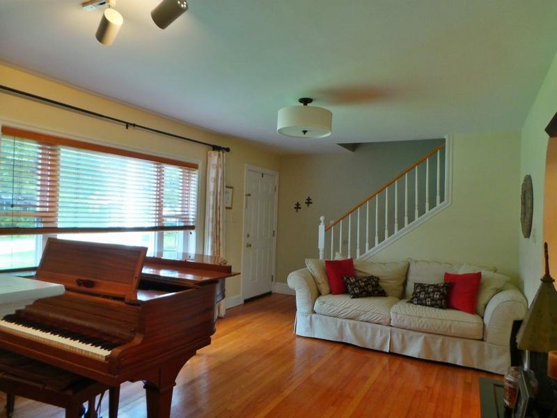 9 Ashdale Dr, Charleston, SC 29407