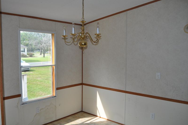 112 Lake Dr, Summerville, SC 29483