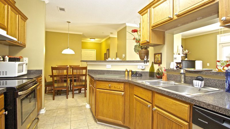 45 Sycamore Ave #221, Charleston, SC 29414