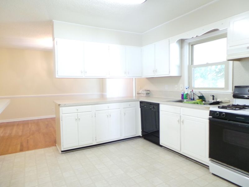 34 Raritan Rd, Goose Creek, SC 29445