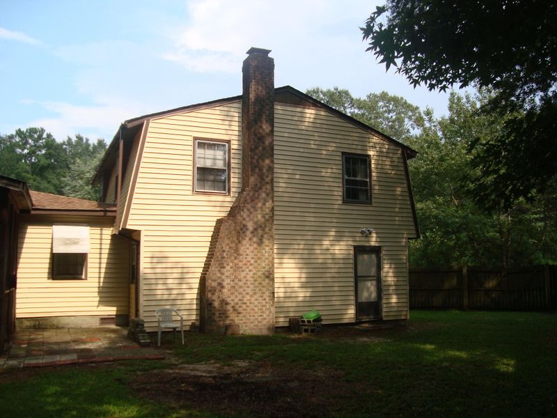 135 Stratton Dr, North Charleston, SC 29420