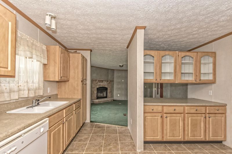 1116 Melvin Dr, Hanahan, SC 29410
