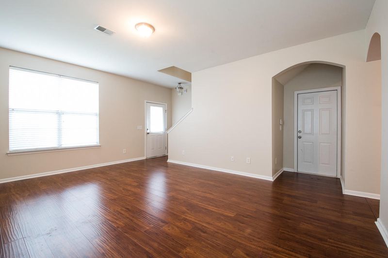 219 Summer View Rd, Summerville, SC 29483