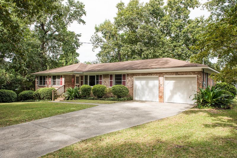 1114 San Jose Ln, Hanahan, SC 29410