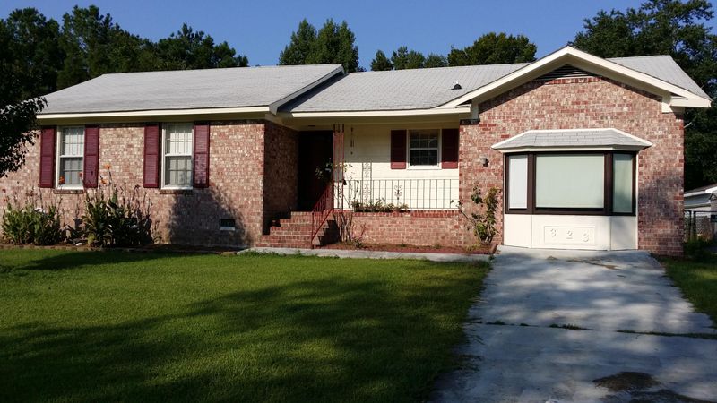 323 Salem Dr, Ladson, SC 29456