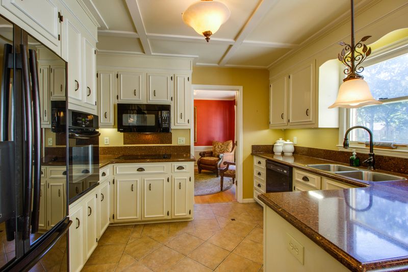 88 Nightingale, North Charleston, SC 29418
