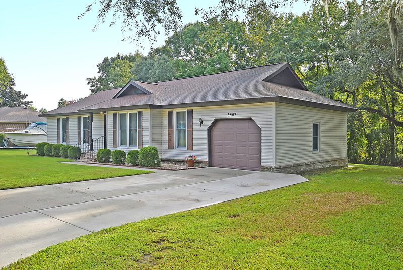5867 Saint Angela Dr, North Charleston, SC 29418