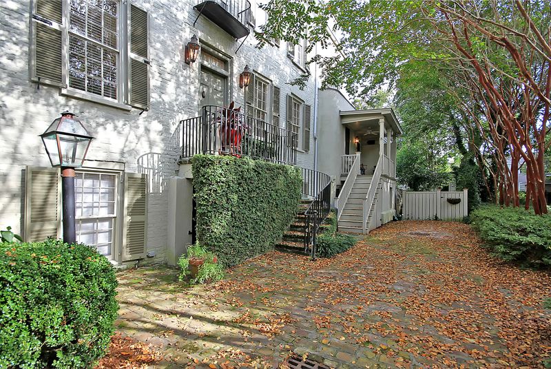 149 - 151 Queen St, Charleston, SC 29401
