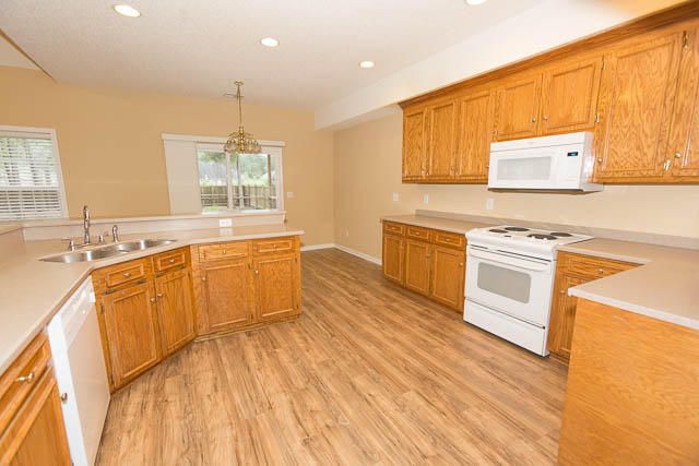 8741 Evangeline Dr, North Charleston, SC 29420