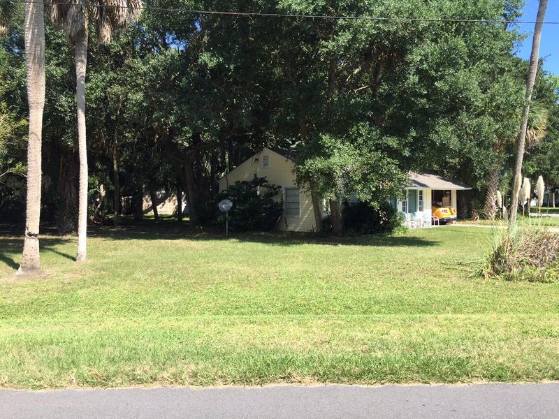 2201 Hartnett Blvd, Isle Of Palms, SC 29451