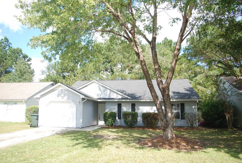 220 Birmingham Dr, Summerville, SC 29483