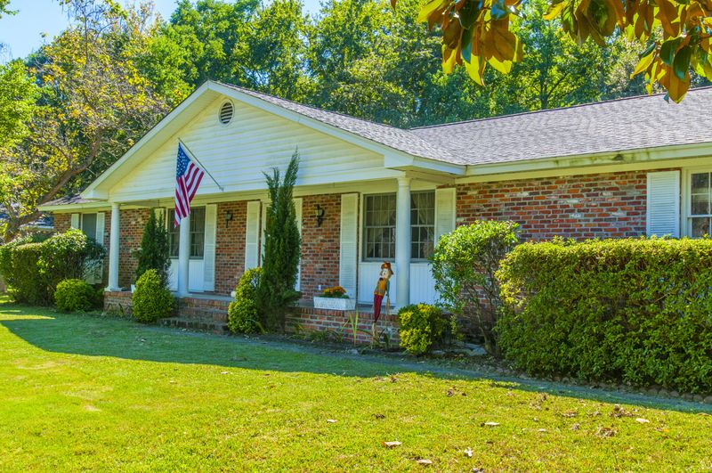 1862 Saint Julian Dr, Charleston, SC 29407