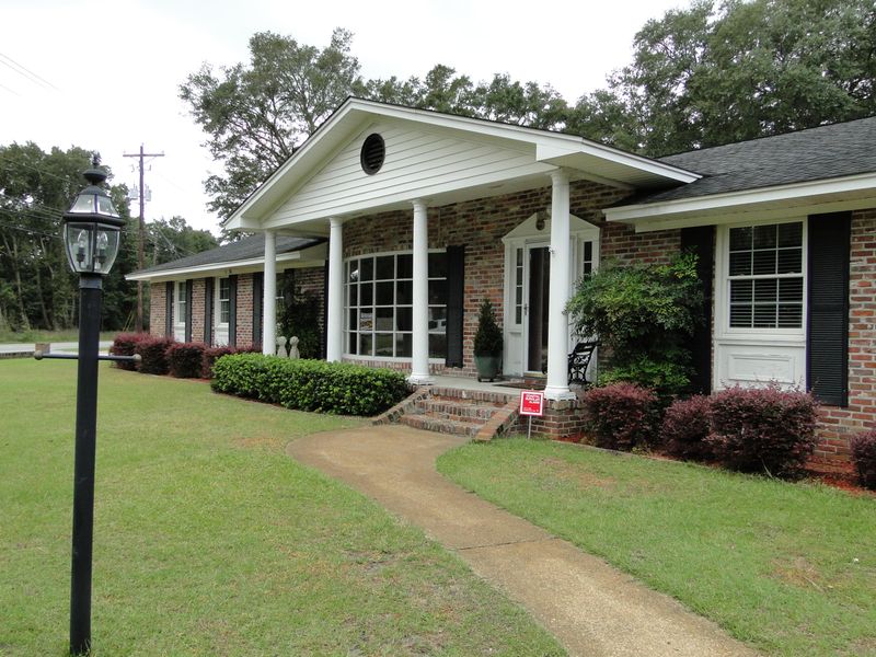 1368 Winchester Dr, Charleston, SC 29407