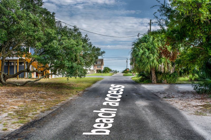 2105 Jenkins St, Edisto Beach, SC 29438