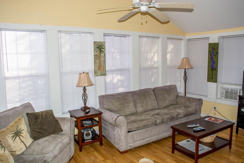 2105 Jenkins St, Edisto Beach, SC 29438