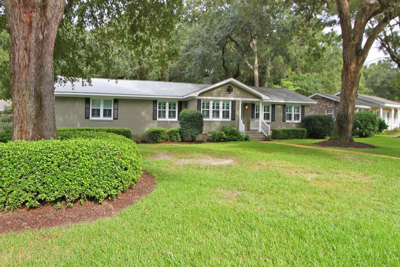 1347 Winchester Dr, Charleston, SC 29407
