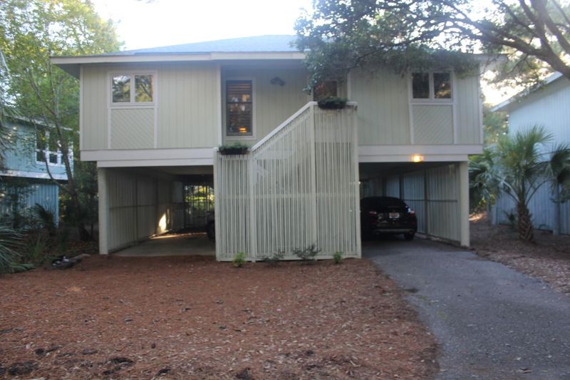 11 Twin Oaks Ln, Isle Of Palms, SC 29451