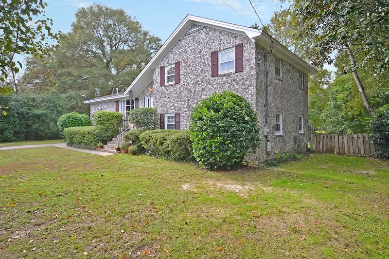 842 Waterloo Ct, Charleston, SC 29412