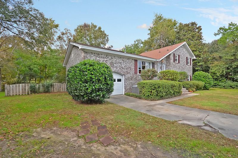 842 Waterloo Ct, Charleston, SC 29412