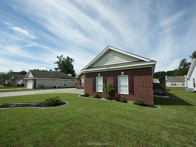 7825 Lumberton Rd, North Charleston, SC 29418