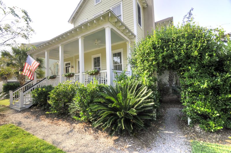 349 Shoals Dr, Mount Pleasant, SC 29464