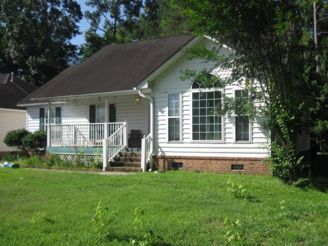 194 Lancaster Rd, Summerville, SC 29485