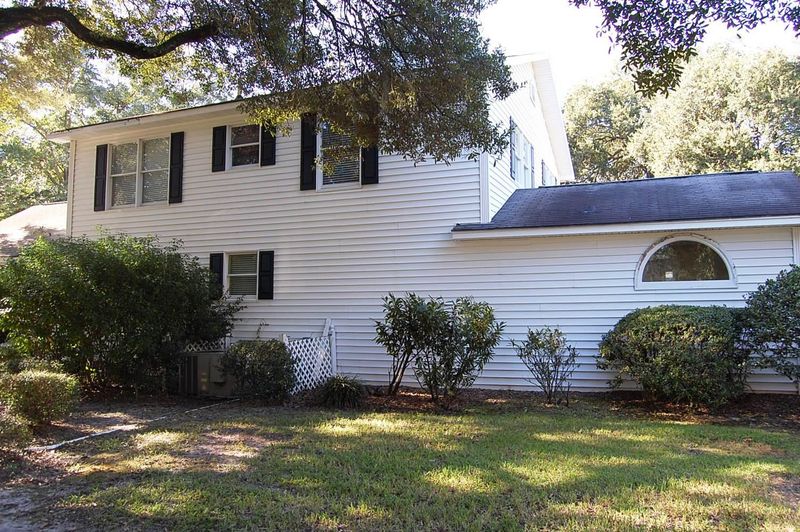 51 Stocker Dr, Charleston, SC 29407