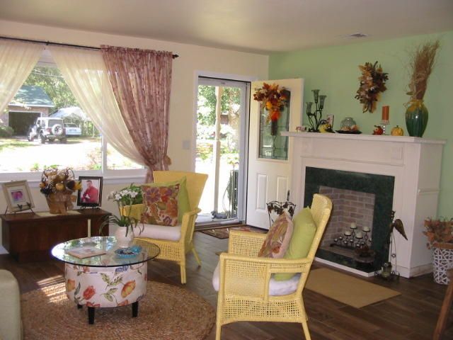 1134 Brigantine Dr, Charleston, SC 29412