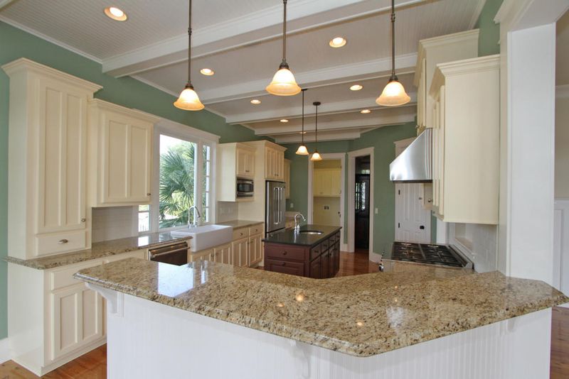 4660 Flynn Dr, North Charleston, SC 29405