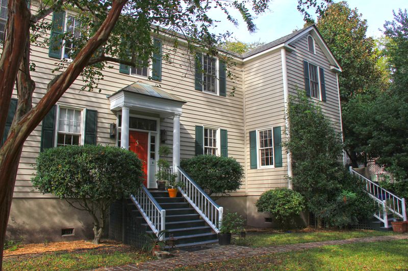 42 12 Barre St, Charleston, SC 29401
