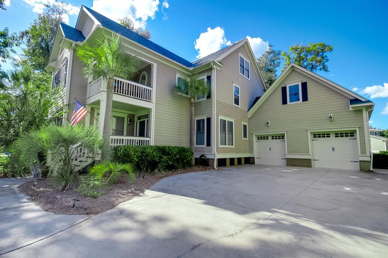 8582 Refuge Point Cir, North Charleston, SC 29420