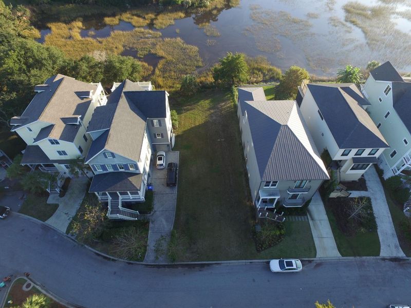 7 Lowndes Pointe Dr, Charleston, SC 29403