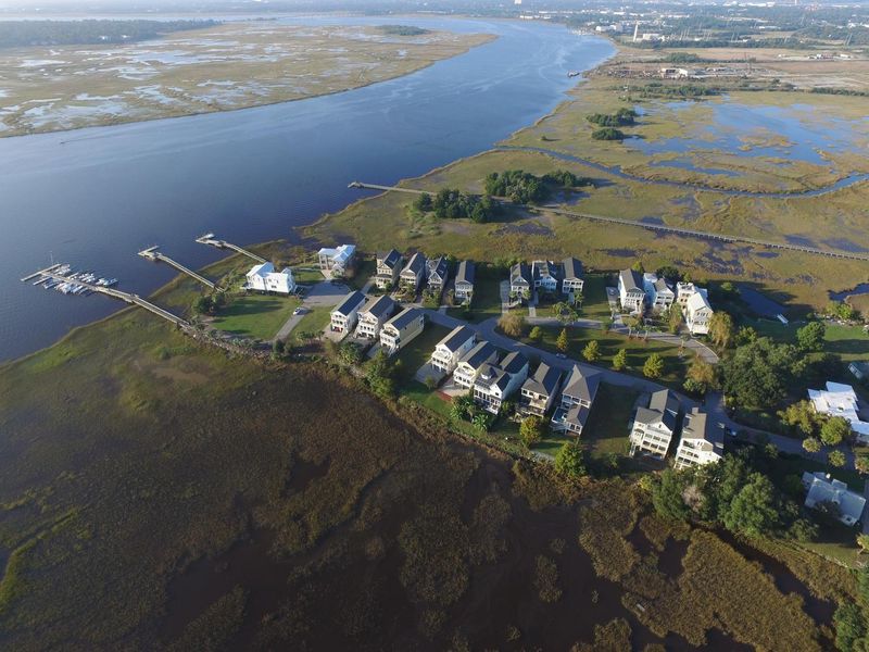 7 Lowndes Pointe Dr, Charleston, SC 29403
