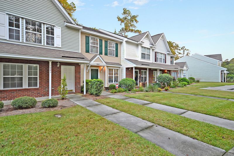 1002 Pine Bluff Dr, Summerville, SC 29485